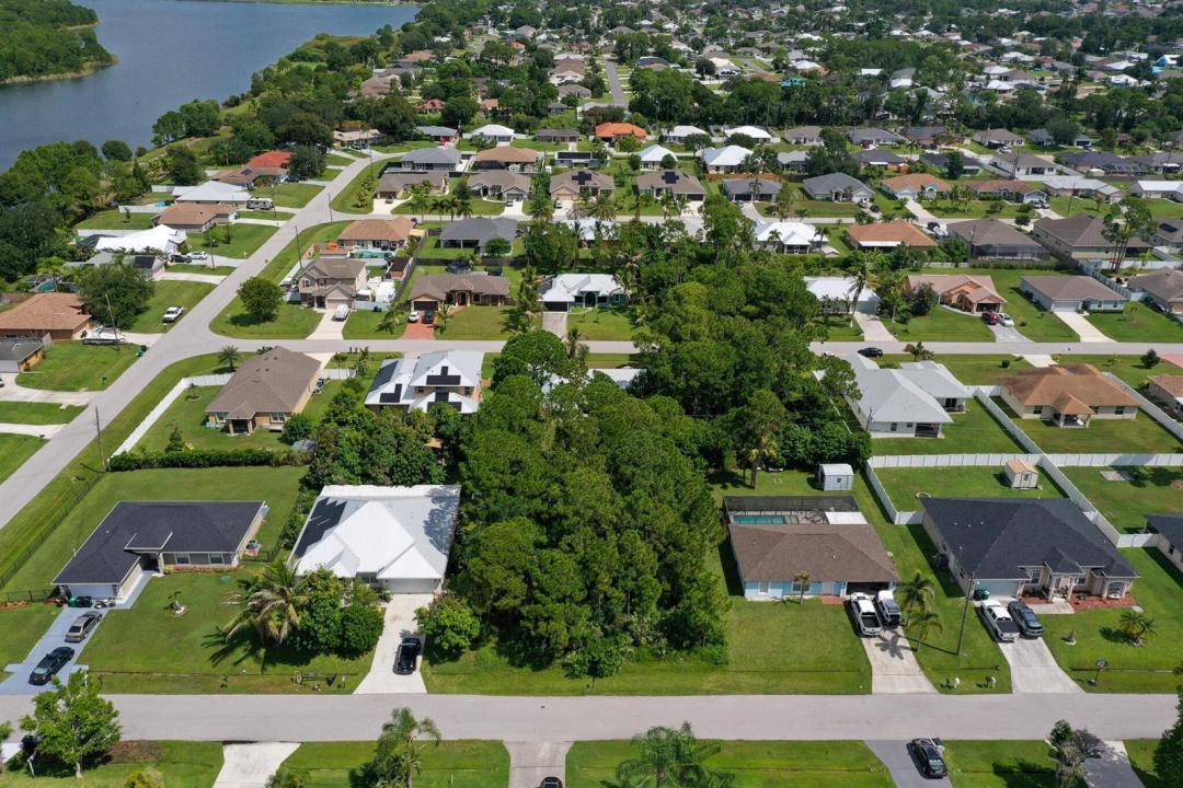 1881 SW LOFGREN Avenue, Port St. Lucie, Florida 34953, USA