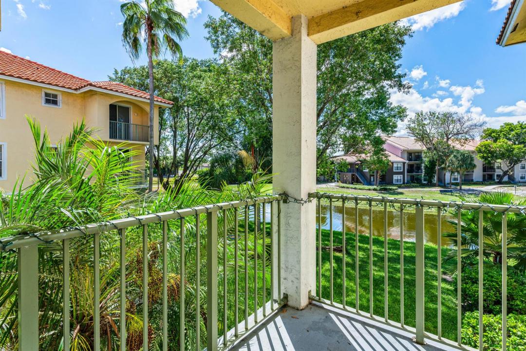 1977 BRANDYWINE Road 305, West Palm Beach, Floride 33409, États-Unis