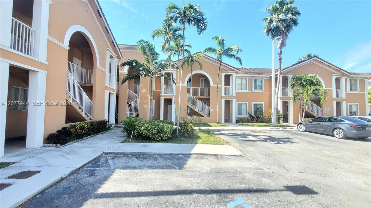 7070 NW 177th St 205-10, Hialeah, Florida 33015, Stati Uniti