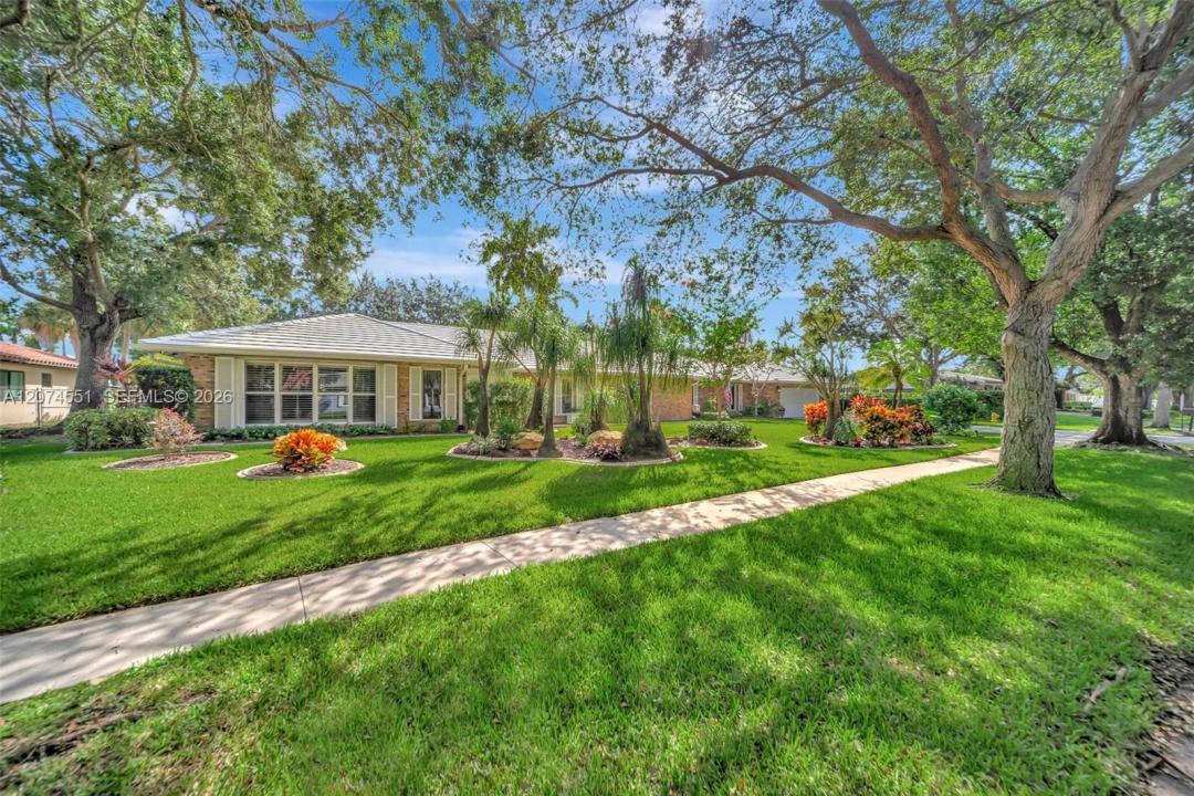 560 W Tropical Way, Plantation, Florida 33317, USA