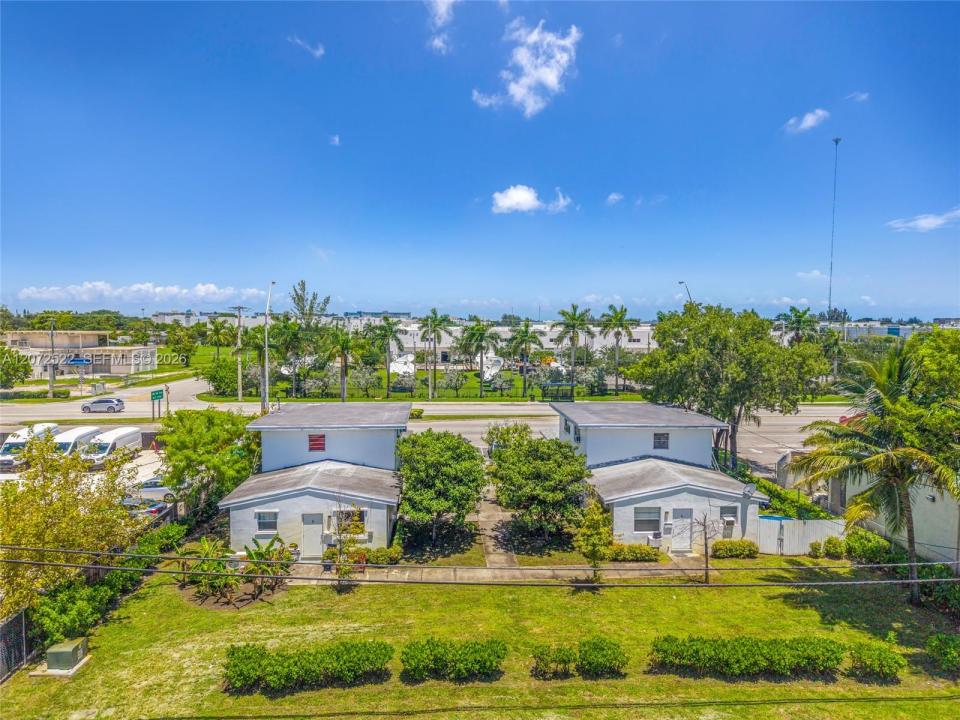 3740 W Hallandale Beach Blvd 1-8, Hollywood, Floride 33023, États-Unis