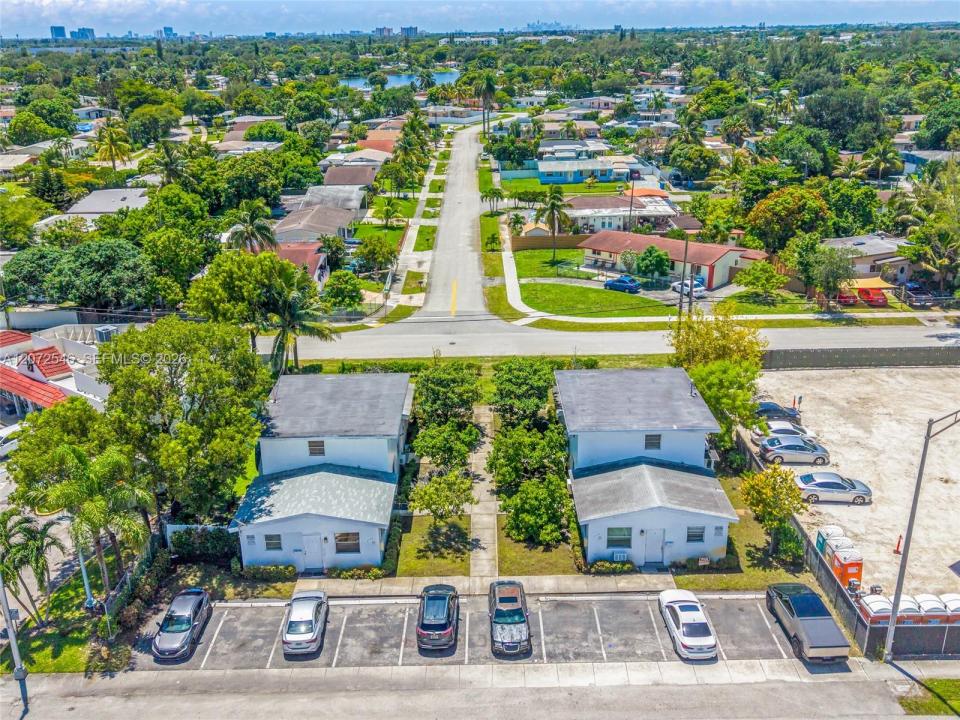 3740 W Hallandale Beach Blvd, Hollywood, Florida 33023, USA