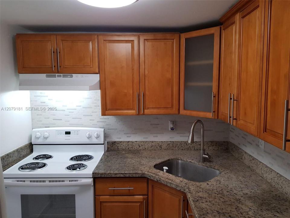 606 W 81st St 314, Hialeah, Florida 33014, Stati Uniti