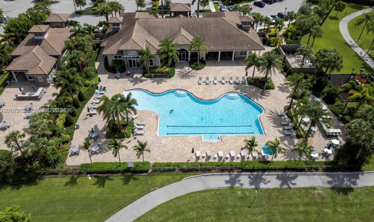 1240 Eucalyptus Dr 2, Hollywood, Florida 33021, USA
