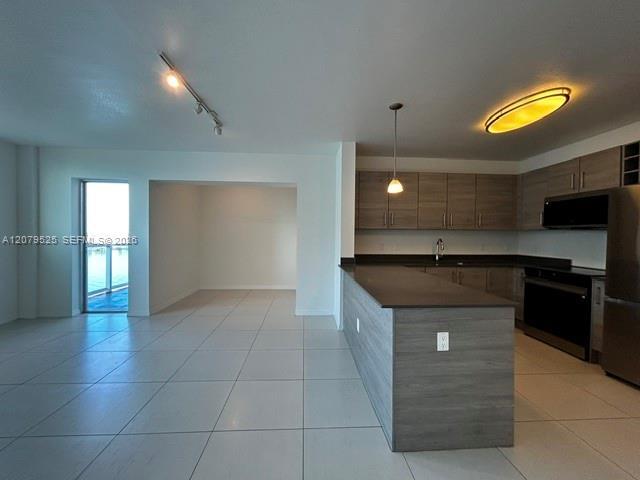 7525 E Treasure Dr 1008, North Bay Village, Floride 33141, États-Unis