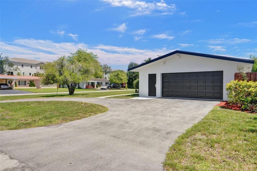 4017 NE 18th Avenue, Oakland Park, Flórida 33334, Estados Unidos