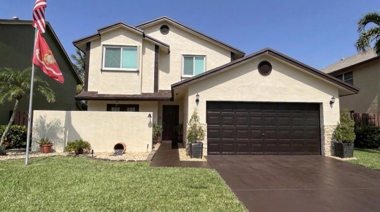 940 SW 96TH Avenue, Pembroke Pines, Florida 33025, USA