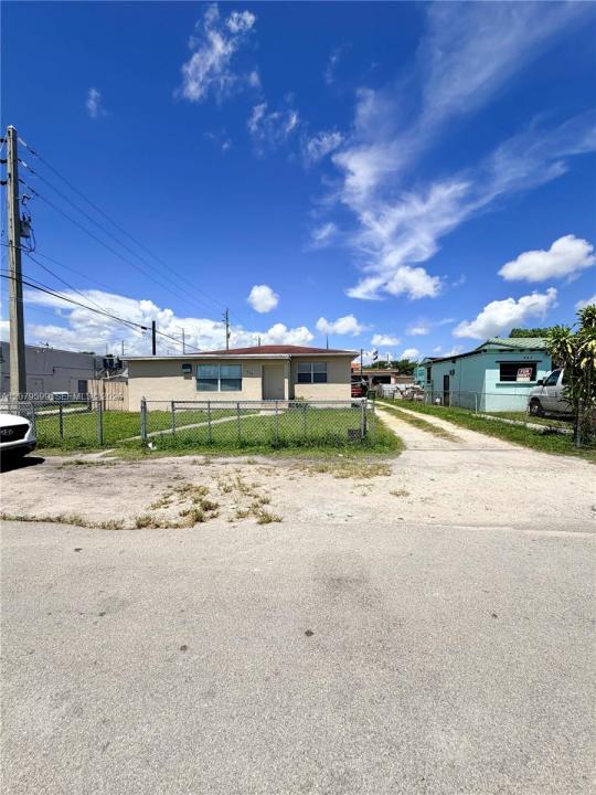 695 NW 130th St, North Miami, Floride 33168, États-Unis