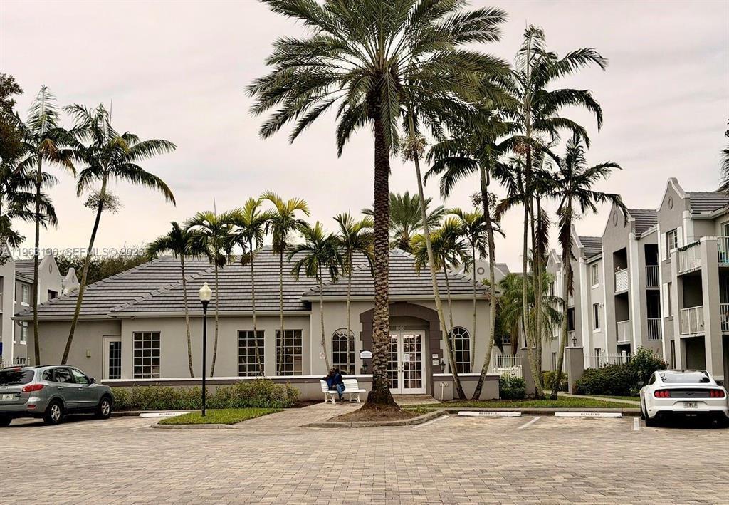 520 SW 111TH Avenue 301, Pembroke Pines, 플로리다 33025, 미국