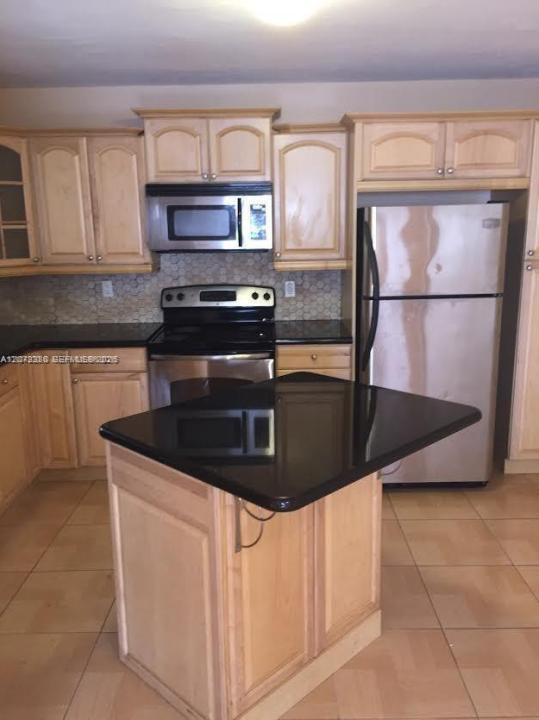 4524 SW 54th St 502-W, Dania Beach, Florida 33314, USA