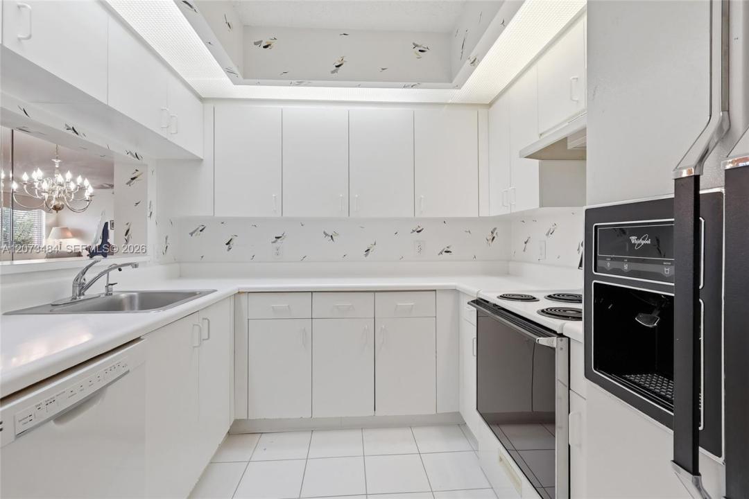 13701 SW 12th St 311A, Pembroke Pines, Floride 33027, États-Unis