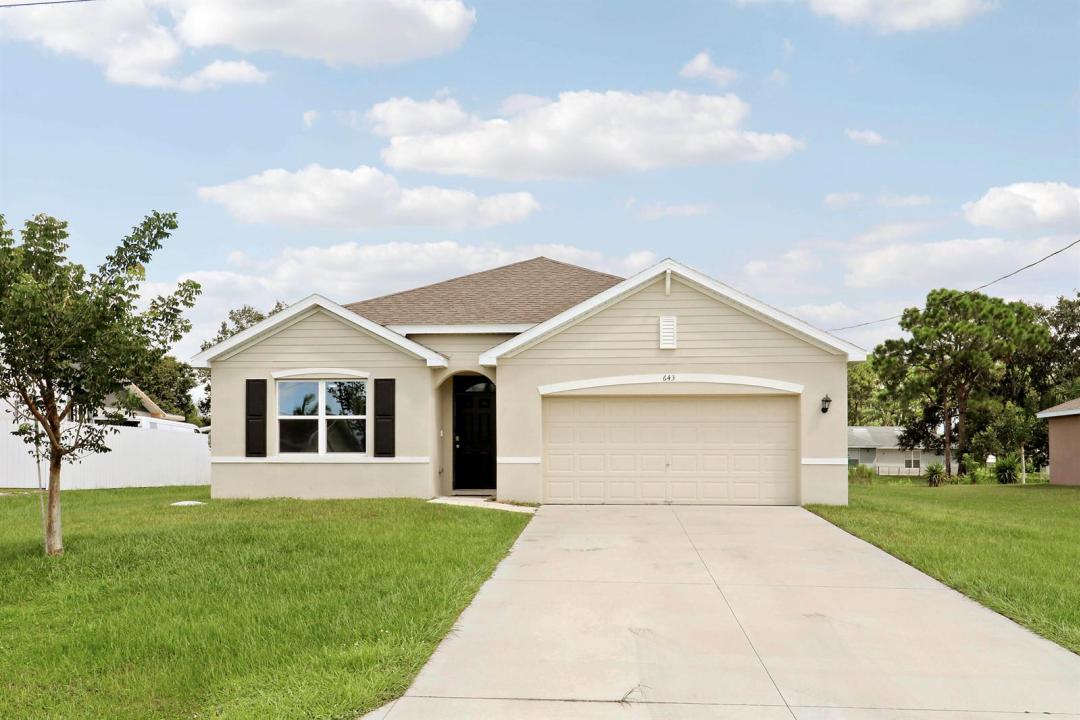 643 NW Riverside Drive, Port St. Lucie, Florida 34983, USA