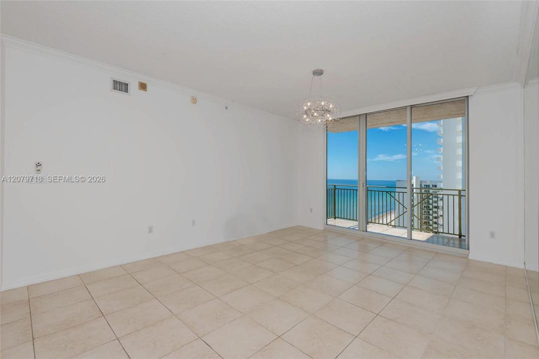 2080 S Ocean Dr MPH09, Hallandale Beach, Florida 33009, USA