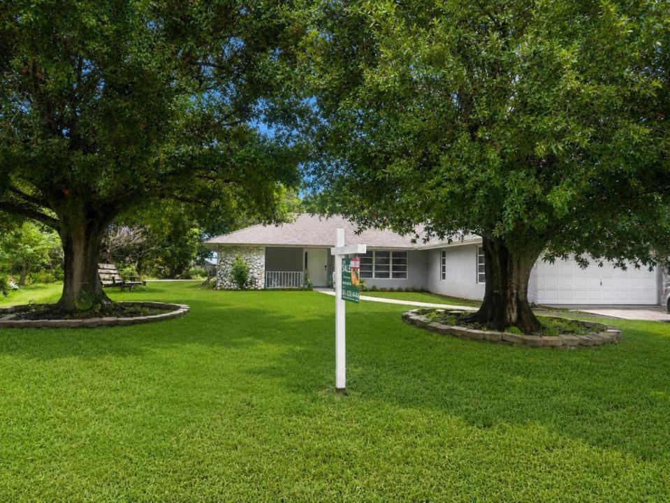2082 SE Hanford Road, Port St. Lucie, Floride 34952, États-Unis