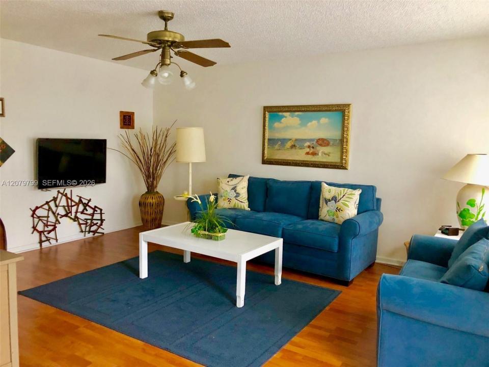 300 SW 134th Way 405E, Pembroke Pines, Floryda 33027, USA