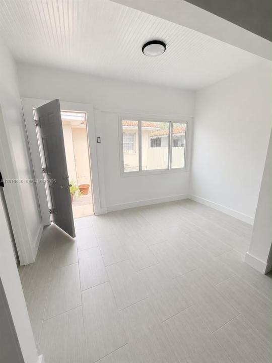 1154 NW 34th Ave 1, Miami, Florida 33125, USA