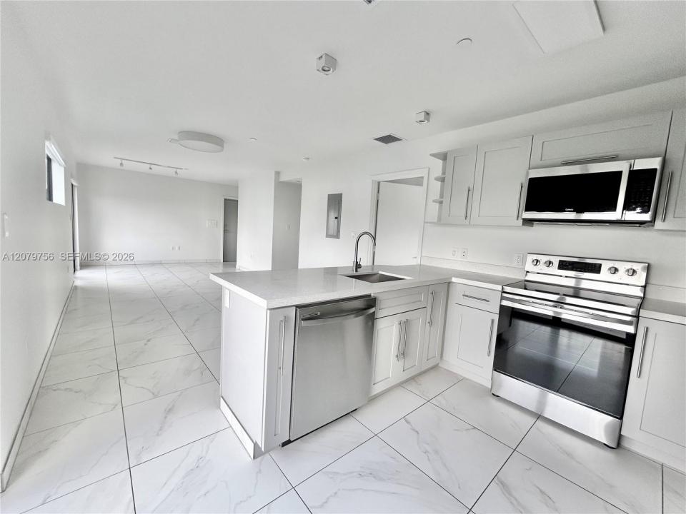 836 SW 2nd St 401, Miami, Florida 33130, USA