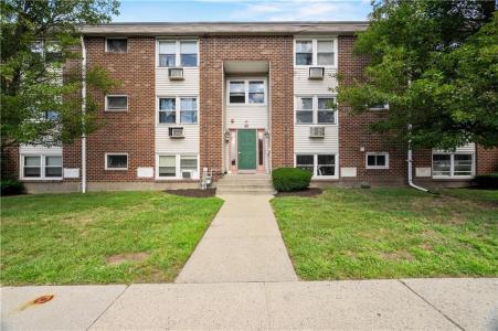 50 Carnation Street 6, Pawtucket, Rhode Island 02860, USA