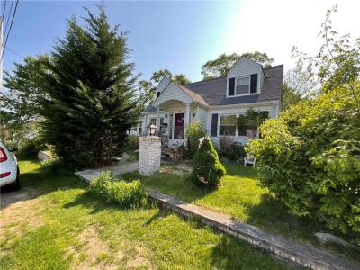 74 Aberdeen Street, West Warwick, Rhode Island 02893, USA