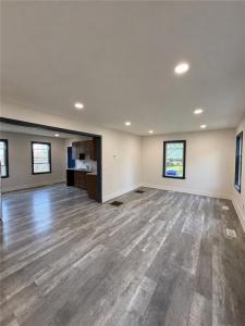 70 Clyde Street 1, West Warwick, Rhode Island 02893, USA