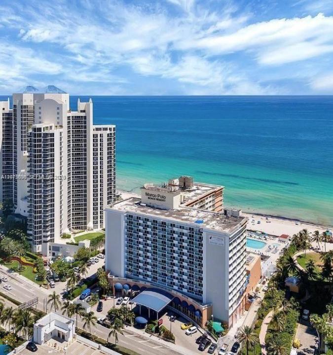 19201 Collins Ave 748, Sunny Isles Beach, Floryda 33160, USA