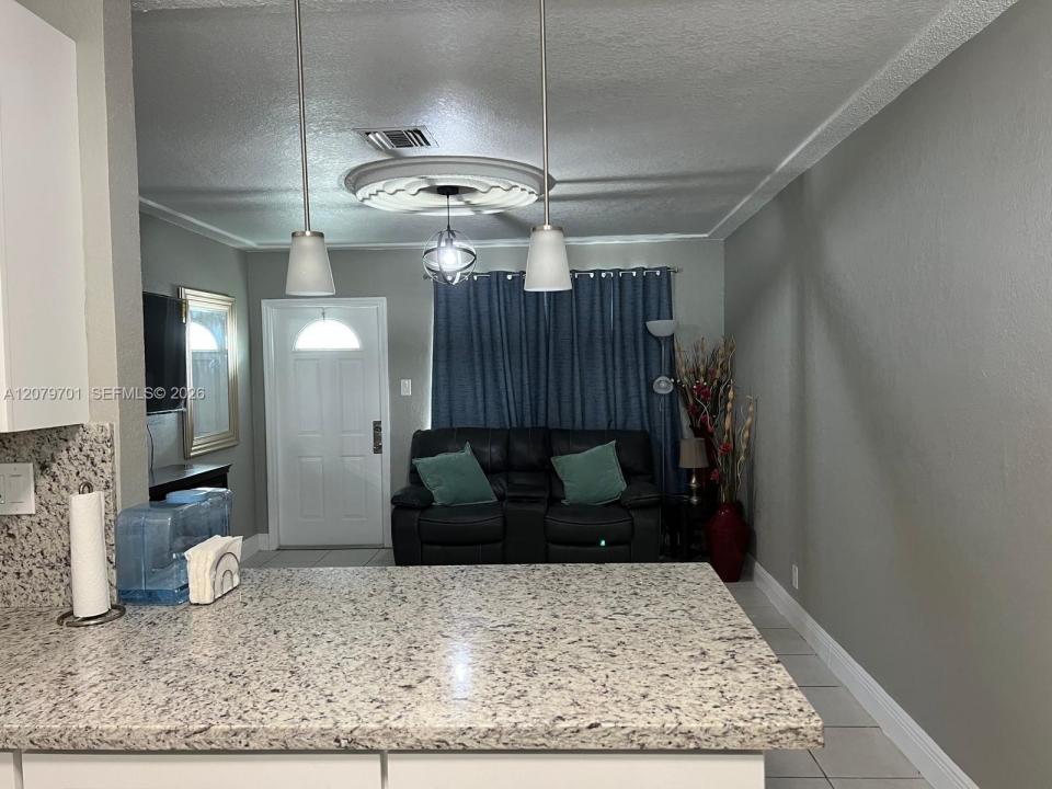 337 Phippen Waiters Rd, Dania Beach, Flórida 33004, Estados Unidos