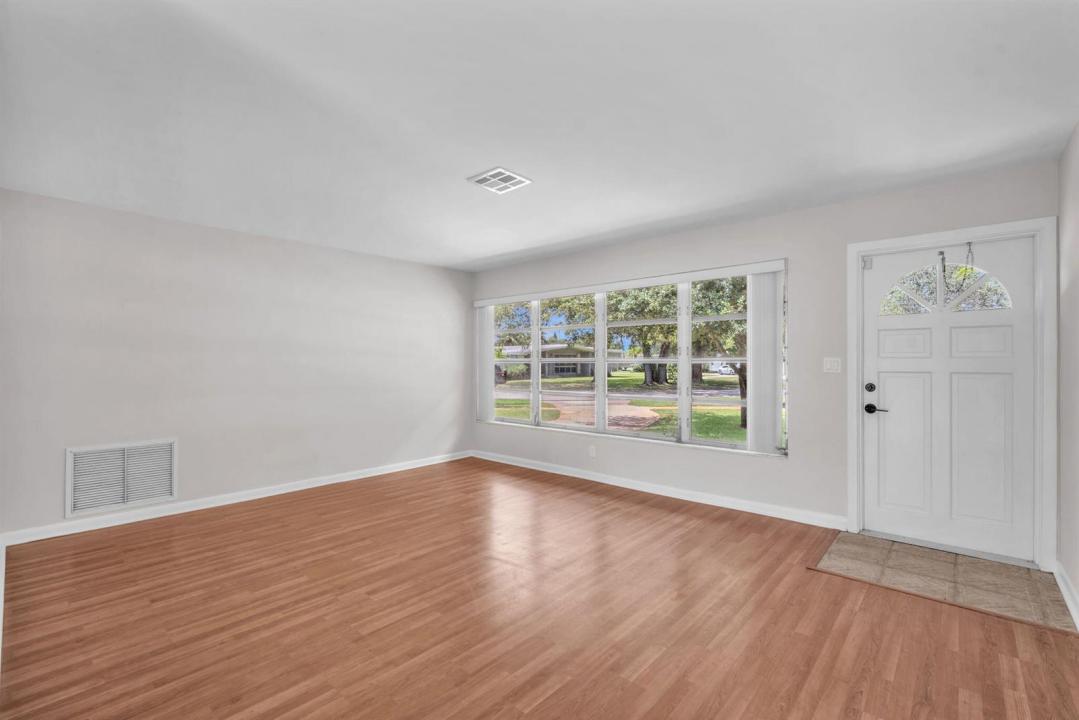 145 Greenbrier Drive, Palm Springs, Floride 33461, États-Unis