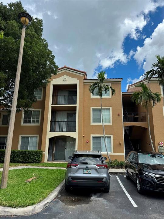 7920 N Nob Hill Rd 103, Tamarac, Floride 33321, États-Unis