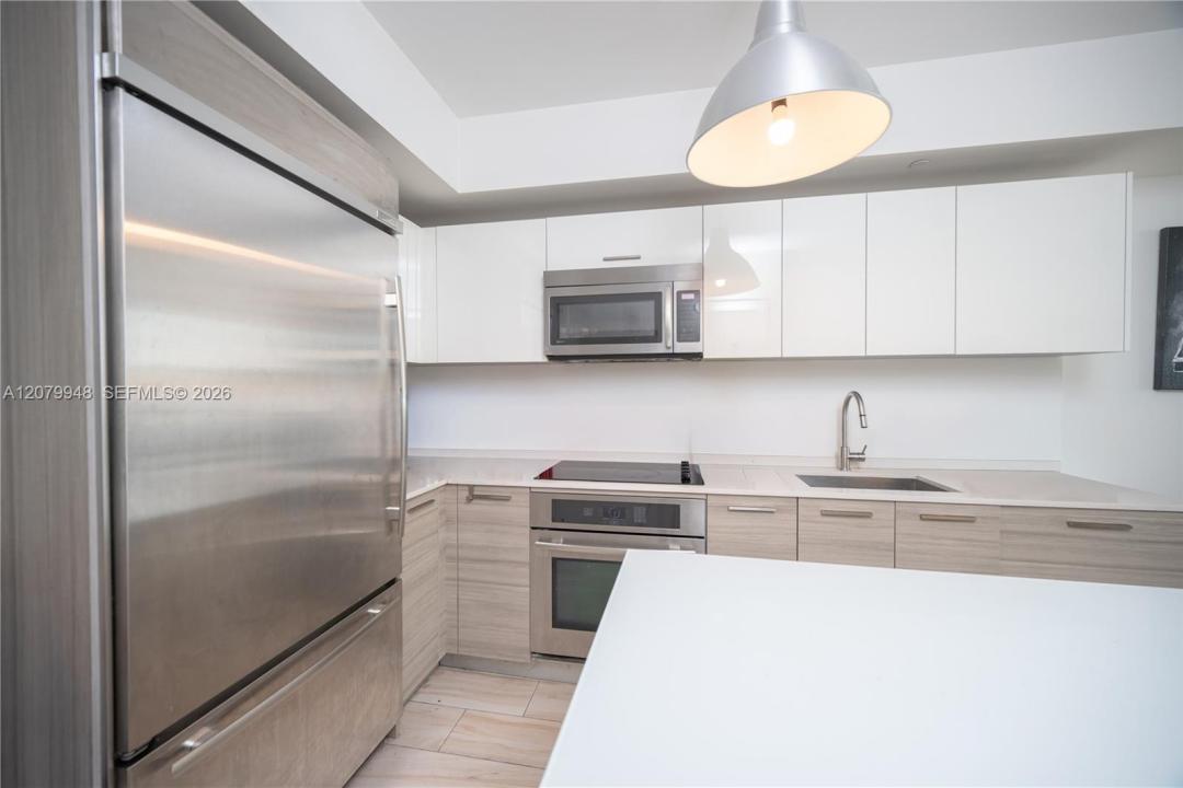 1300 Brickell Bay Dr 710, Miami, Florida 33131, USA