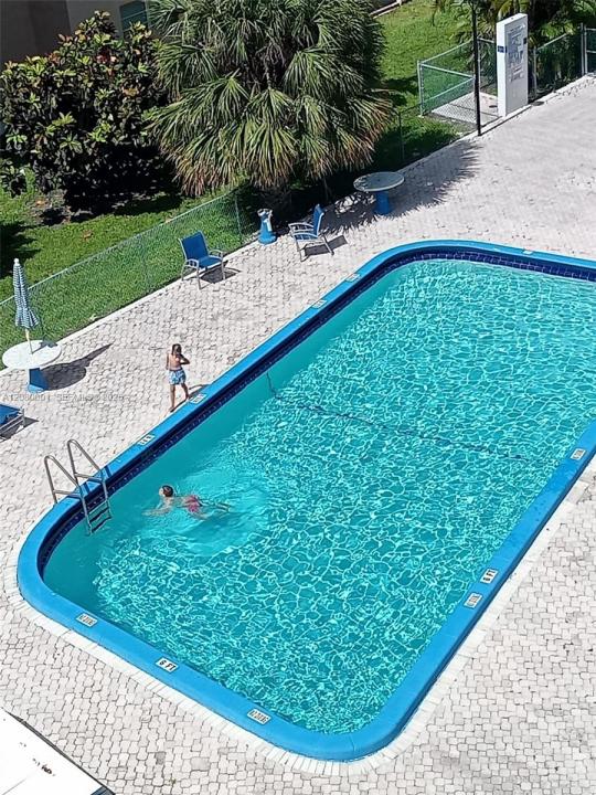 319 NE 14th Ave 604, Hallandale Beach, Florida 33009, USA