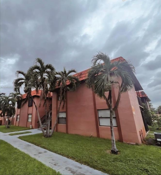 6480 W 27th Ct 54-22, Hialeah, Florida 33016, USA