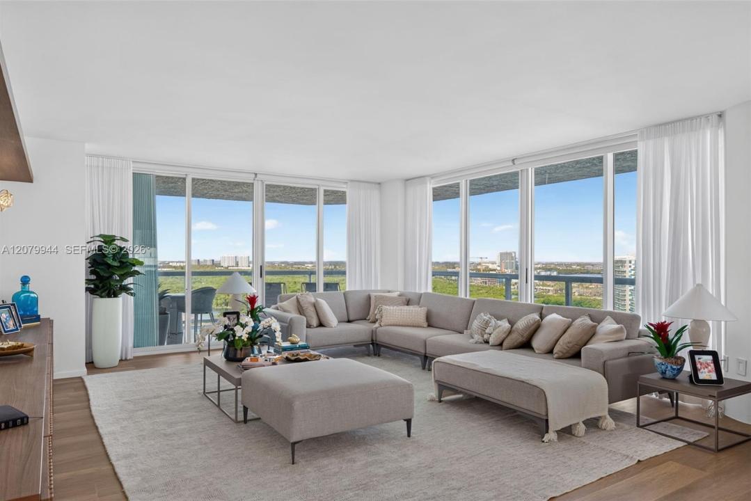 16500 Collins Ave 2256, Sunny Isles Beach, Florida 33160, USA