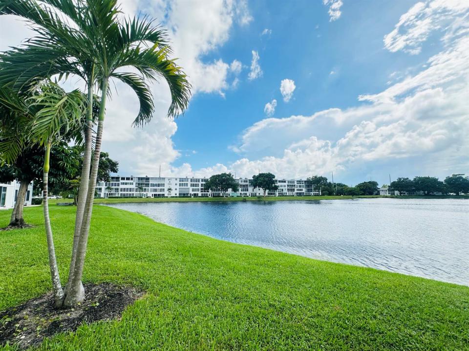 1080 Harwood F, Deerfield Beach, Floride 33442, États-Unis