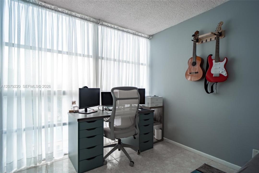 2001 Atlantic Shores Blvd 320, Hallandale Beach, Floride 33009, États-Unis
