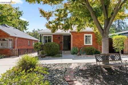 U ST, Sacramento, California 95818, Stati Uniti