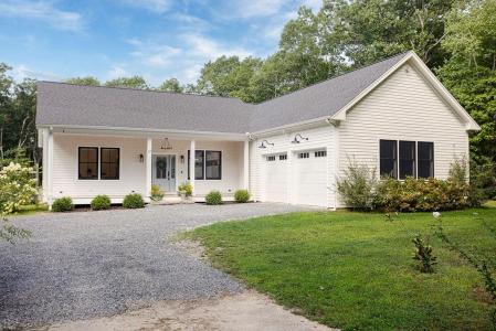 37 Amy Hart Path, Little Compton, Rhode Island 02837, USA