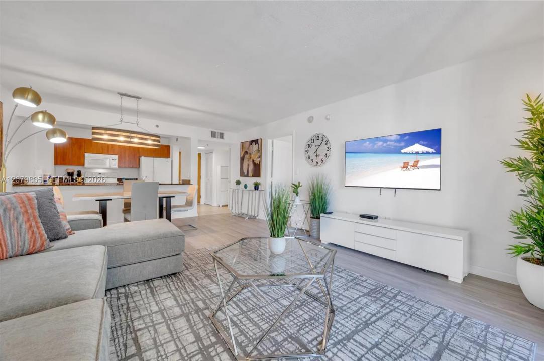 1200 Brickell Bay Dr 2904, Miami, Florida 33131, USA