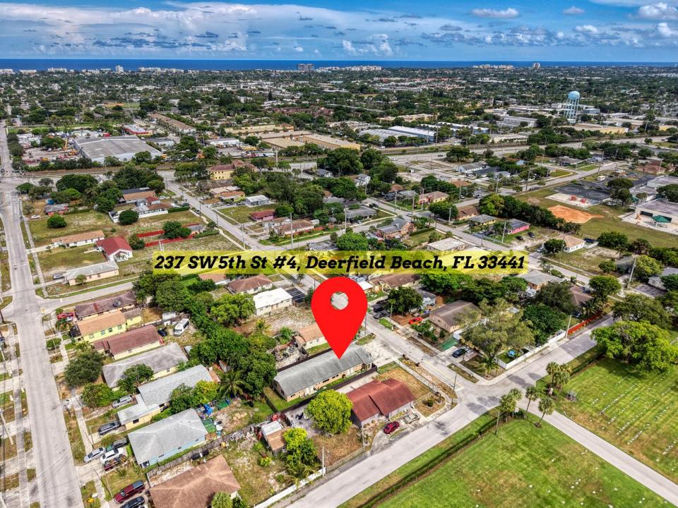 237 SW 5th Street 4D, Deerfield Beach, Florida 33441, USA