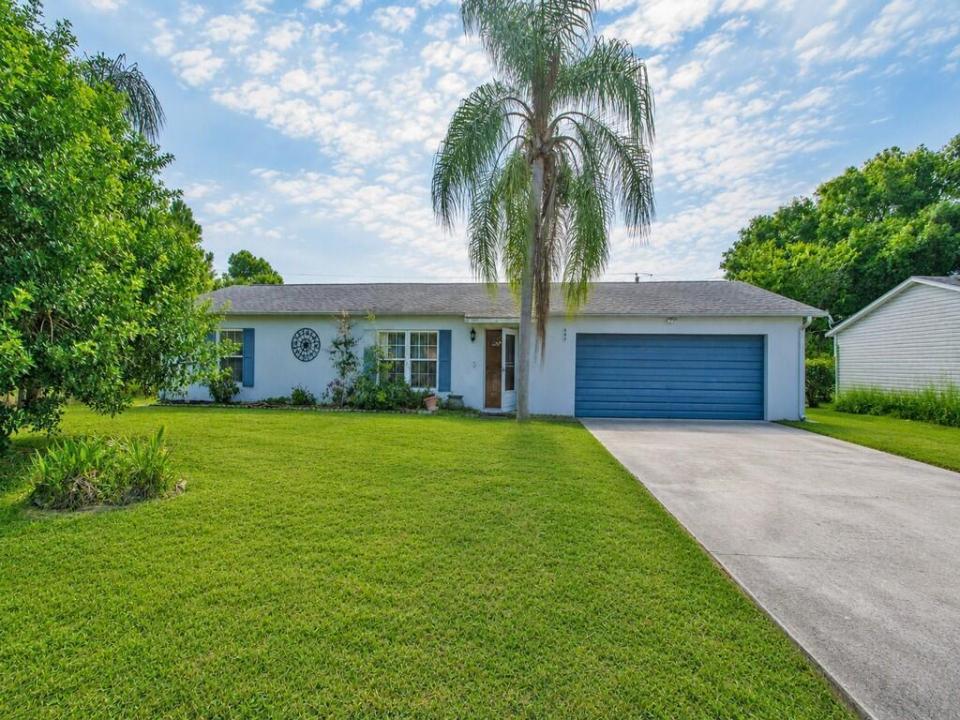 689 CABALLERO SE Avenue, Palm Bay, Floride 32909, États-Unis