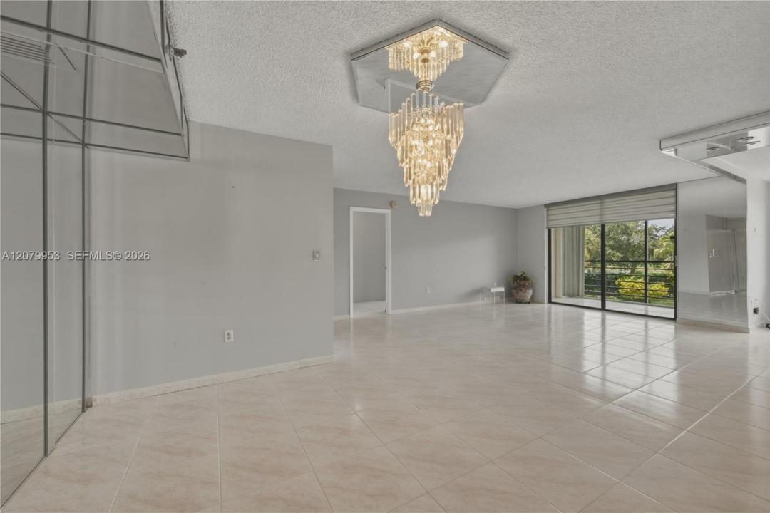 900 Saint Charles Pl 310, Pembroke Pines, Floride 33026, États-Unis