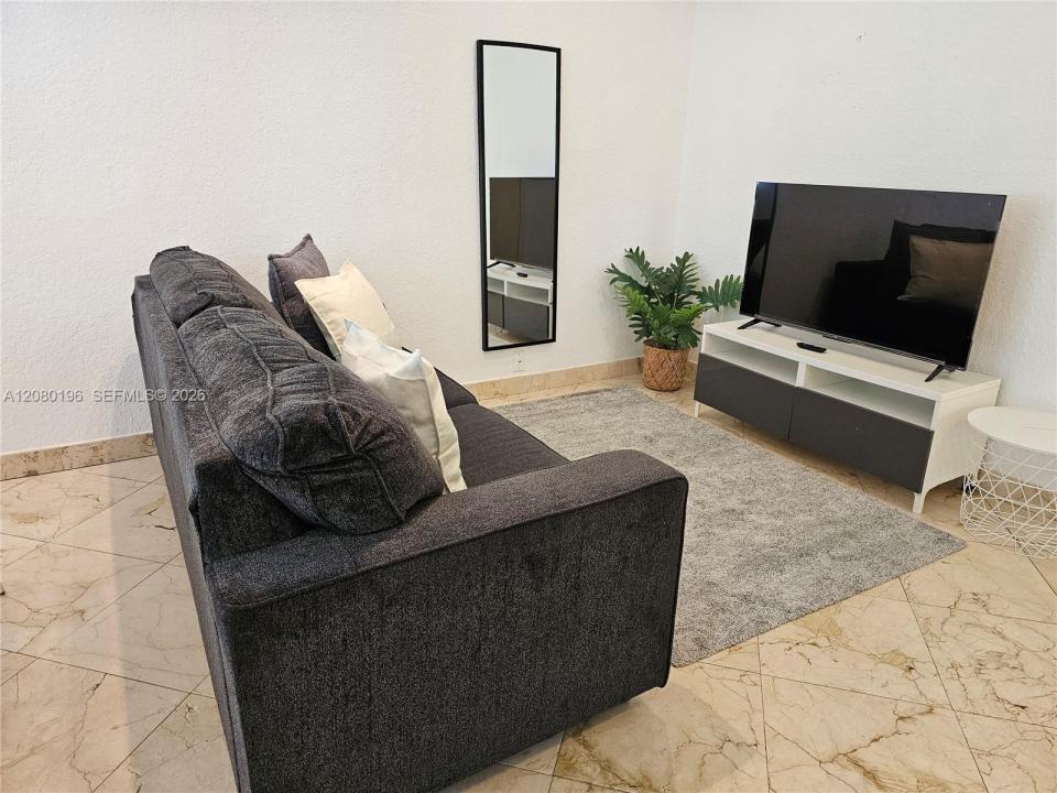 500 14th St 203, Miami Beach, Florida 33139, USA