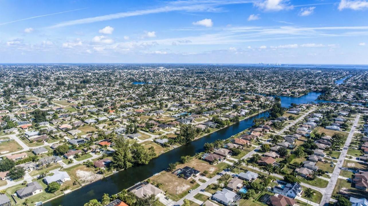 217 SE 21ST Street, Cape Coral, Florida 33990, USA