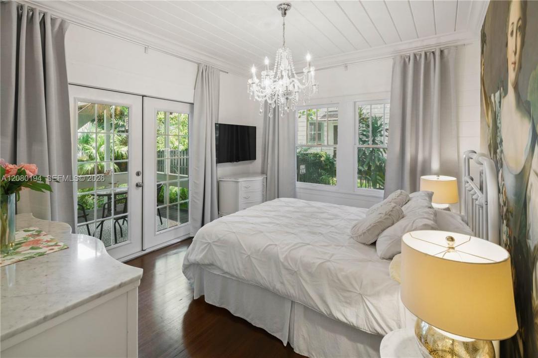 743 NW 9th Ave 1, Miami, Florida 33136, USA