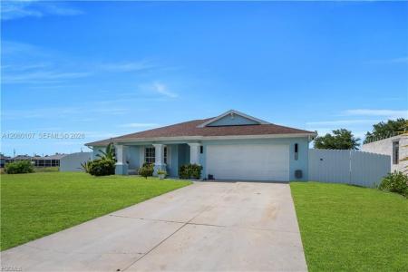 3902 3RD ST SW, Lehigh Acres, Florida 33976, USA