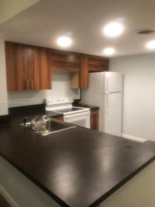 3700 N Pine Island Rd 202, Sunrise, Floride 33351, États-Unis