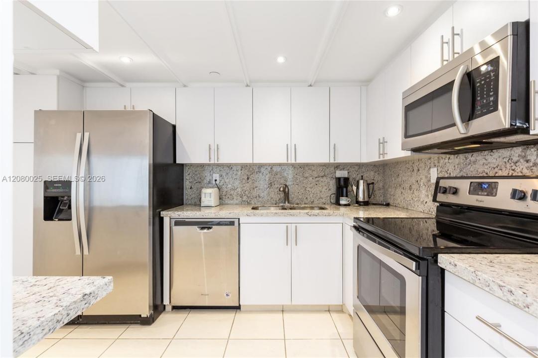 2000 Towerside Ter 1103, Miami, Florida 33138, USA