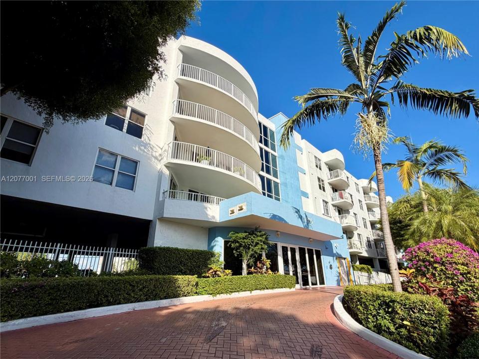 1555 N Treasure Dr 412, North Bay Village, Floride 33141, États-Unis