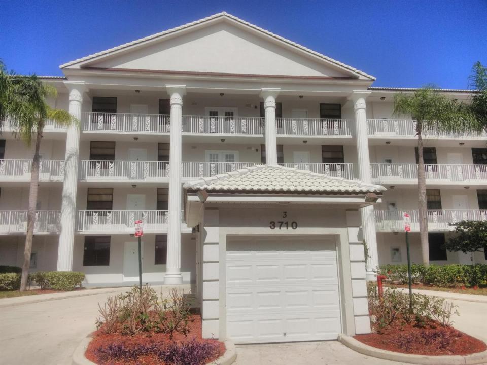 3710 Whitehall Drive 103, West Palm Beach, Floride 33401, États-Unis