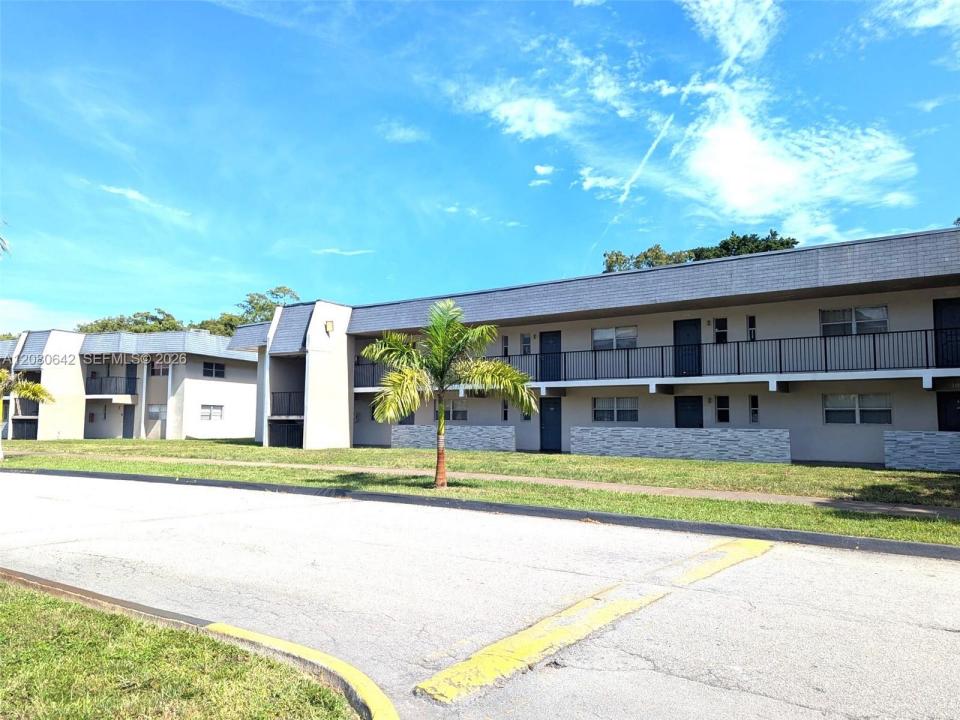 7925 Fairview Dr 201, Tamarac, Floride 33321, États-Unis