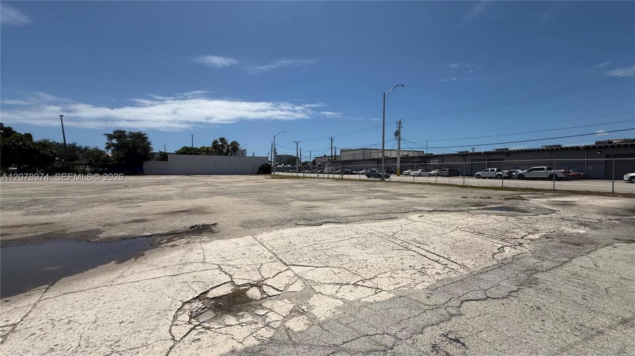 15151 W Dixie Hwy, North Miami Beach, فلوريدا 33162, الولايات المتحدة